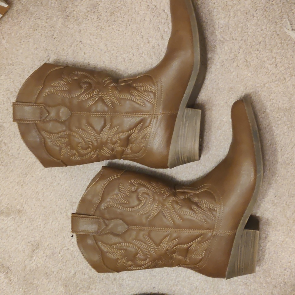 🍂Beige boots 9. Like new